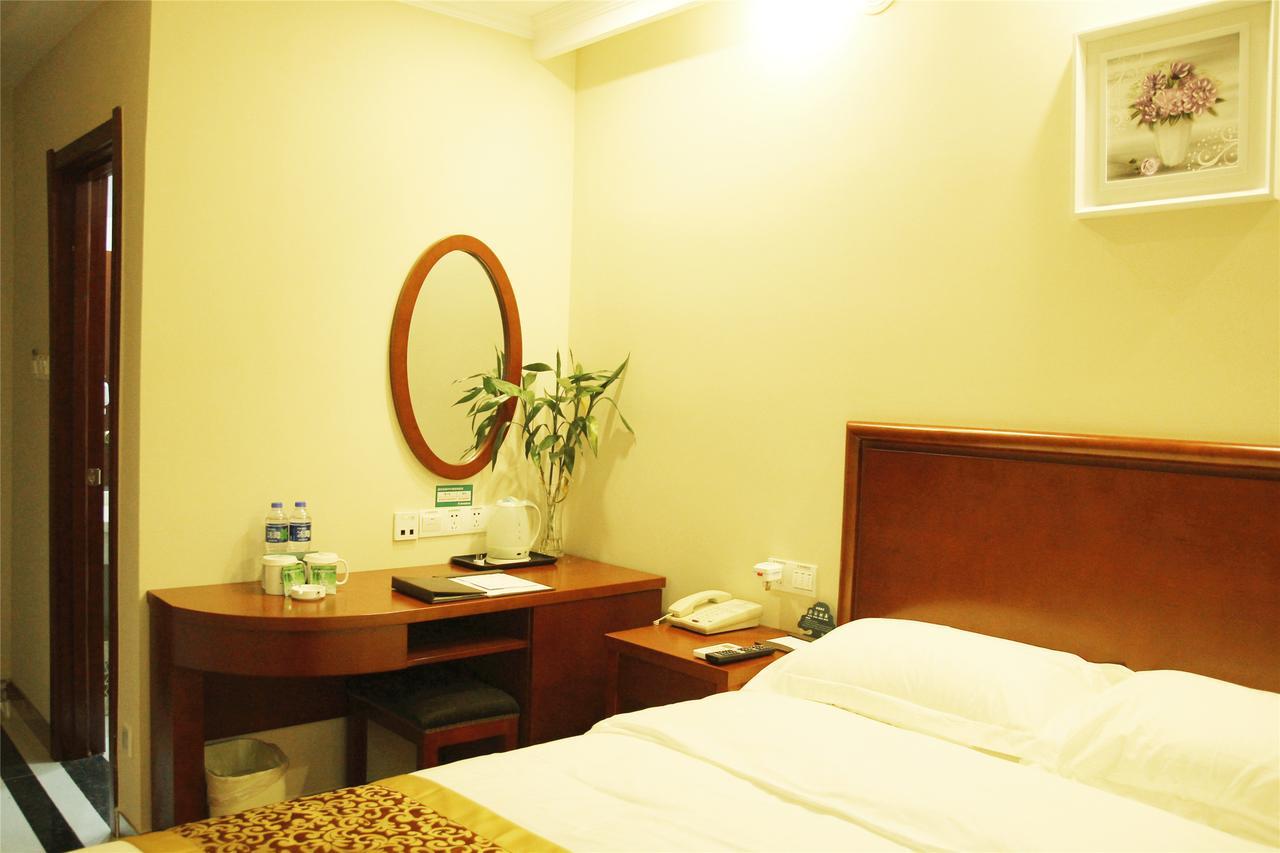 Greentree Inn Anhui Wuhu Zhongshan Road Pedestrian Street Express Hotel Ngoại thất bức ảnh